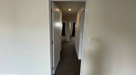 Gloucester awaits!! - Photo 2