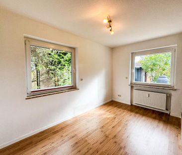 Erdgeschosswohnung in ruhigem Zweifamilienhaus mit überdachter Terr... - Photo 1