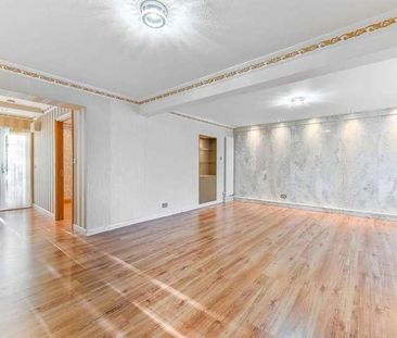 Parklands Way, Worcester, KT4 - Photo 1