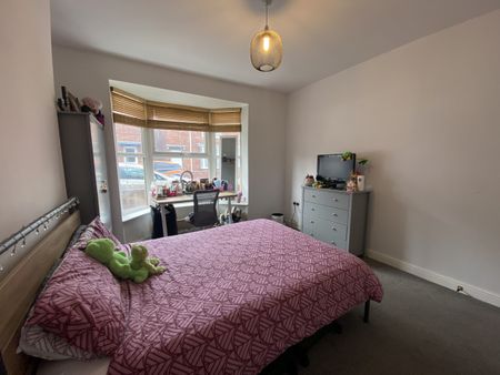 Severn Street – 4 Bed - Photo 2