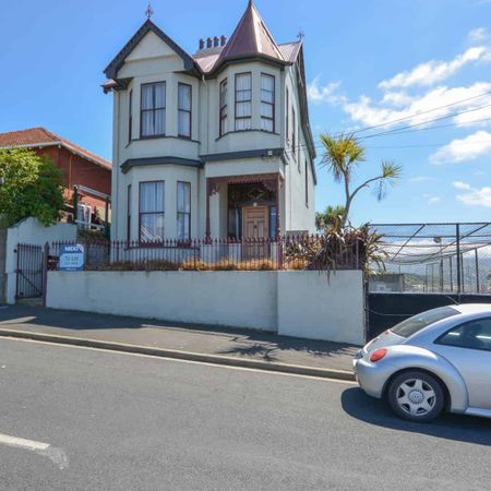 Modern Furnished Studio Room - Photo 3