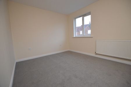 3 Bedroom Semi-Detached House - Photo 4