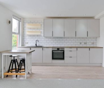 2 bedroom flat to rent - Photo 3