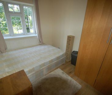 3 bedroom flat to rent - Photo 5