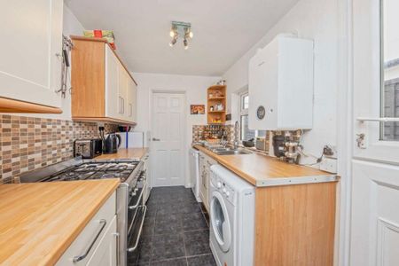 2 bedroom terraced house to rent - Photo 5