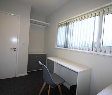 6 bedroom terraced house to rent - Photo 2