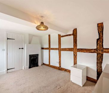 Stylish modernised farmhouse with lovely gardens, well located on t... - Photo 3