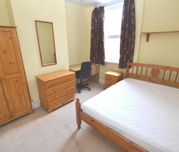 3 bedroom terraced house to rent - Photo 4