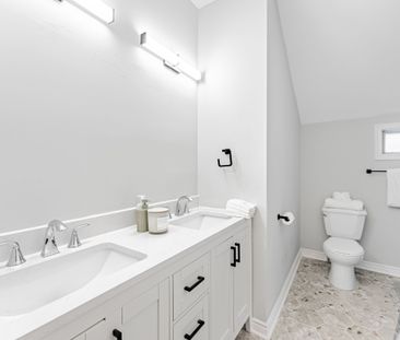 For Lease - 17277 Old Main Street Unit# Upper, Caledon, Ontario - Photo 2