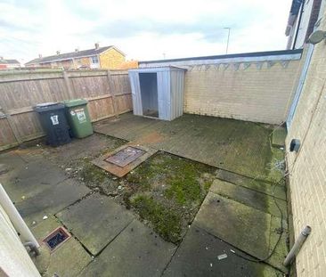 3 bedroom terraced house to rent - Photo 3