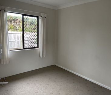 LOCATION, LOCATION, LOCATION! - Photo 2