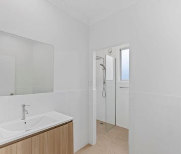 Bright and Sunny Family Home - Photo 6