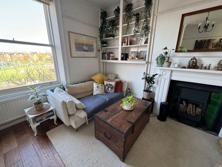 2 Bed Flat, Camden Road, NW1 - Photo 3