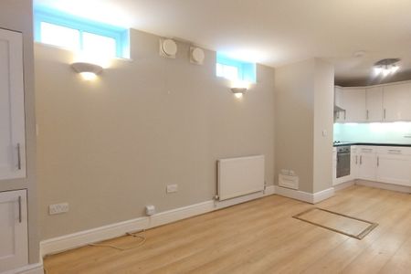 The Grove, LONDON - Photo 2