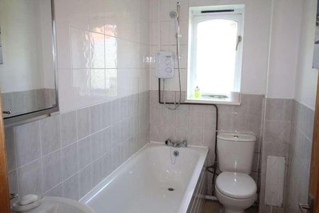 Isabella Close, Southgate, N14 - Photo 3