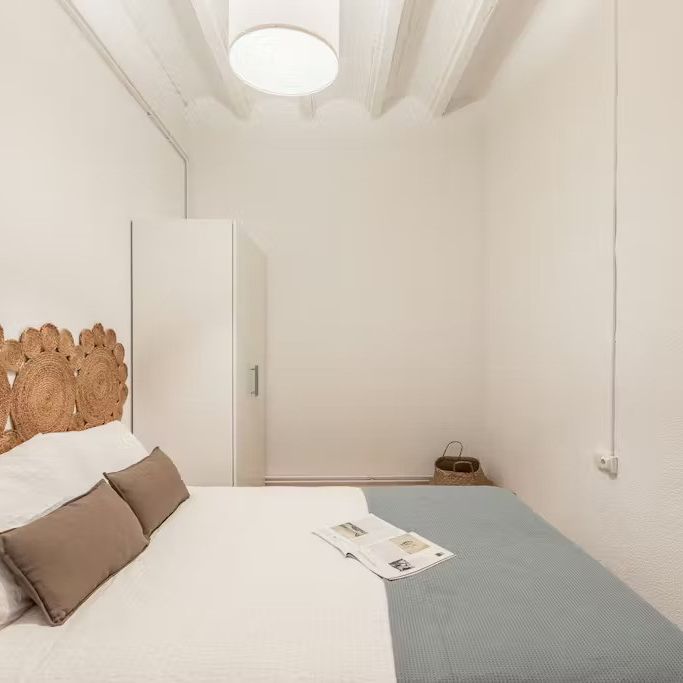 Carrer dHernán Cortés, Valencia, Valencian Community 46004 - Photo 2