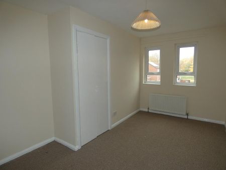 2 bedroom end of terrace house to rent - Photo 4