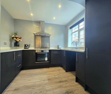 3 bedroom semi-detached house to rent - Photo 6