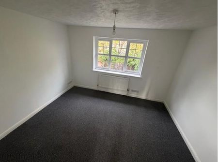 2 bedroom semi-detached house to rent - Photo 2