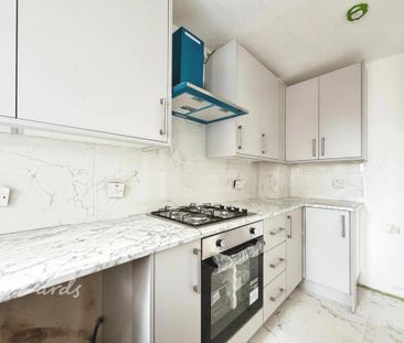 2 bedroom semi-detached house to rent - Photo 4