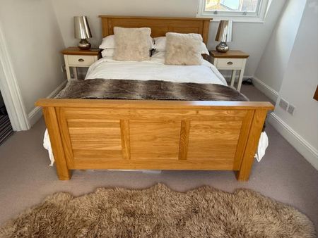 Loft double bedroom with private bathroom on its own floor, in Fulham. Short walk to the tube - direct access to West End and City. - Photo 4
