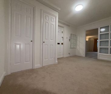 Farington Acres, Weybridge, Surrey, KT13 - Photo 3