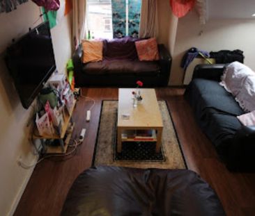 6 Bed - Flats 7&8, 71 Cardigan Road, Hyde Park, Leeds - LS6 1EB - S... - Photo 1