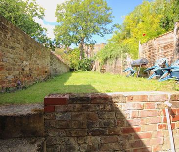 1 Bed Flat, Arlington Road, NW1 - Photo 3