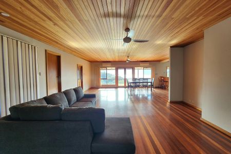 Spacious Split-Level Home with Breathtaking Views of Wirrina Cove - Photo 2