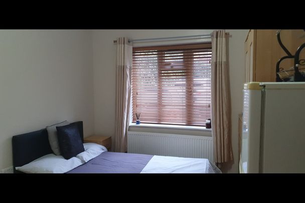 Room in a Shared House, Farley Road, CR2 - Photo 1