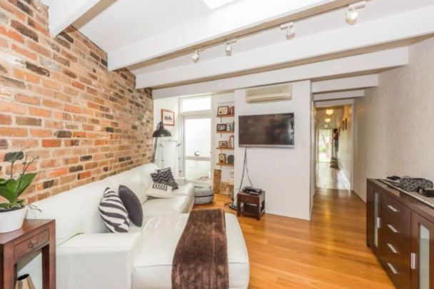 Perfect Location! - Photo 1