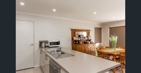 Modern Two Bedroom Townhouse - Photo 4