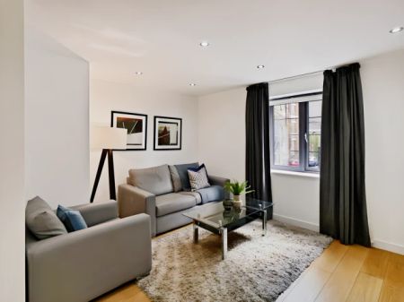 3 Bed Apartment - Photo 3