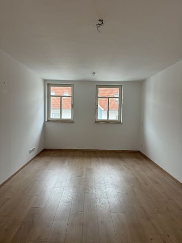 Moderne 4-Zimmerwohnung mit Wintergarten - Foto 4