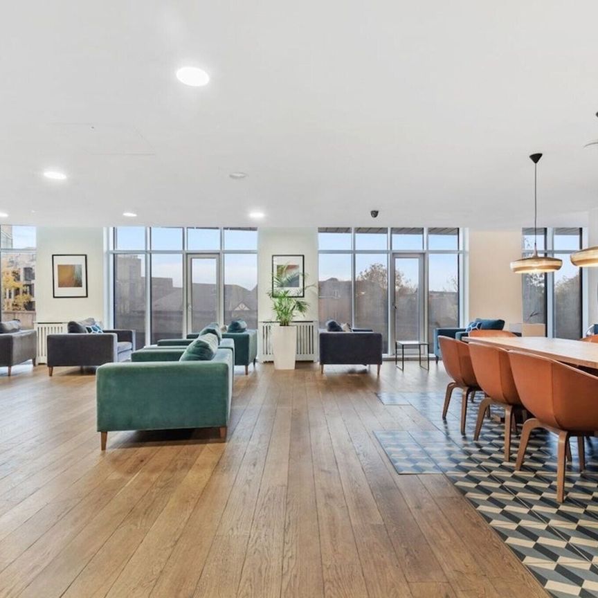 2 Bed Flat, Headstone Road, HA1 - Photo 1