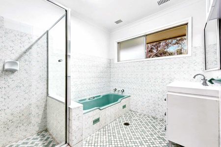 Spacious 3-Bedroom Home in Prime Location - Photo 5