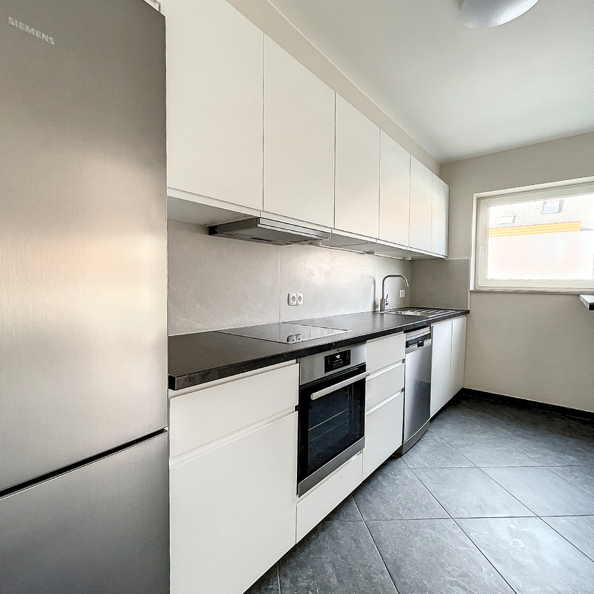 Appartement met twee slaapkamers in Evere - Photo 1