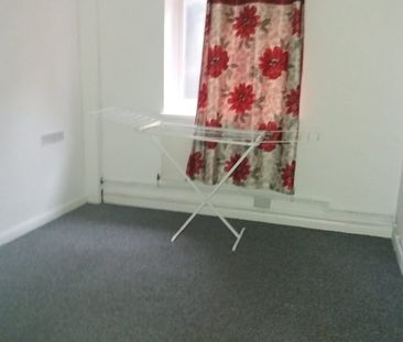 Room in a Shared House, Liverpool Road, CR7 - Photo 5