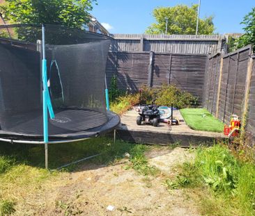 3 bedroom end of terrace house to rent - Photo 5