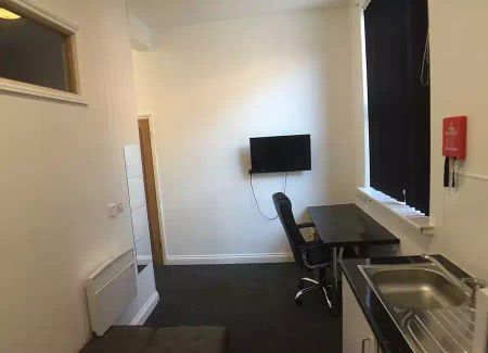 One Bed Flats (Halls E) - Photo 3