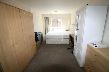 3 bedroom apartment to rent - Photo 4