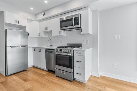 689 Churchill Avenue North - 302 - Photo 4