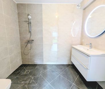 Location Maison 7 pièces 225m² - Photo 5