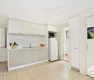 Spacious 4-Bedroom Home + Separate Studio in location - Photo 3