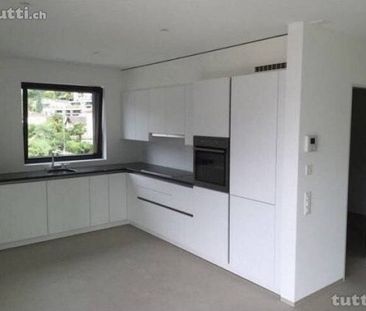 Appartamento moderno di 3.5 locali con balcone e vista panoramica a... - Photo 1