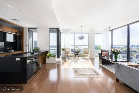 Magnificent furnished bright penthouse for rent in L'Île-des-Soeurs, sought-after Pointe-Nord - Photo 4