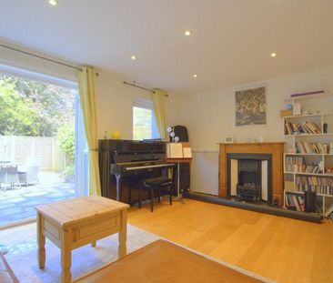 2 bedroom terraced house to rent - Photo 2