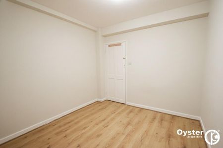3 bedroom flat to rent - Photo 3