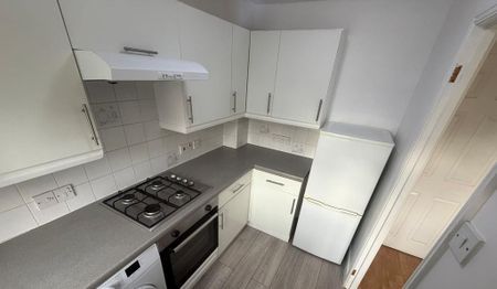 2 bedroom semi-detached house to rent - Photo 4