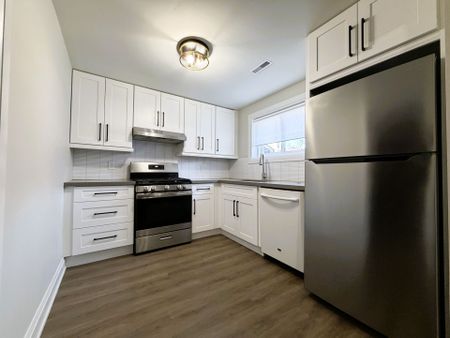 For Lease - 21 Beamsville Drive, Toronto, Ontario - Photo 3